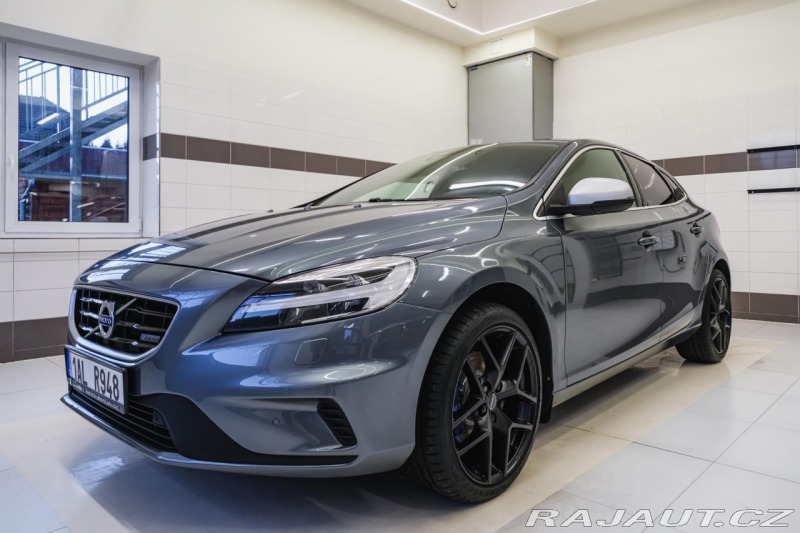 Volvo V40 D3 110kW R-design nez.top