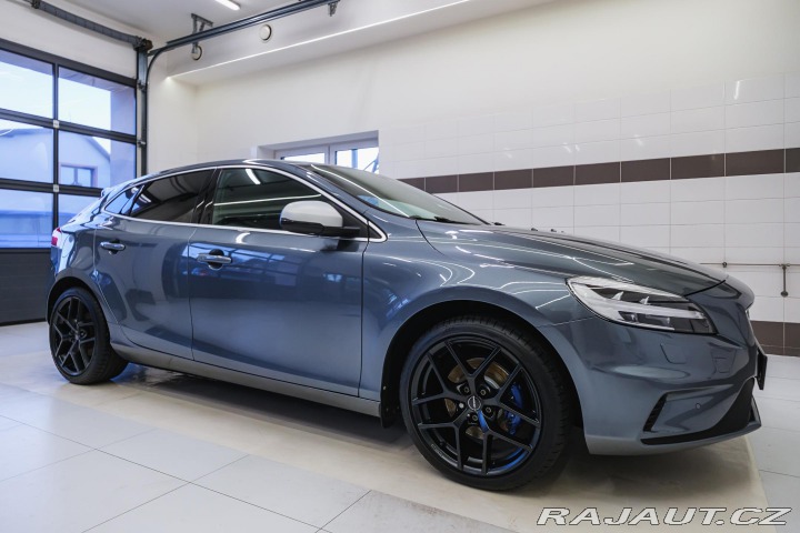 Volvo V40 D3 110kW R-design nez.top 2018