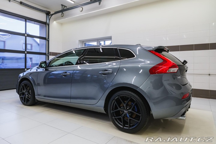 Volvo V40 D3 110kW R-design nez.top 2018