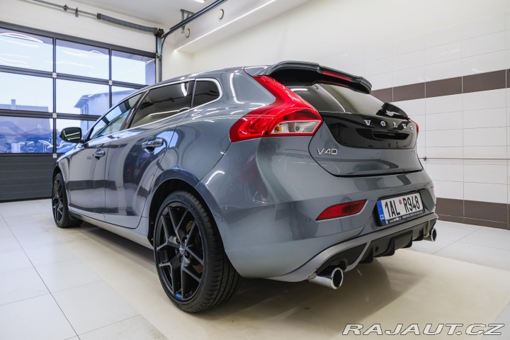 Volvo V40 D3 110kW R-design nez.top 2018