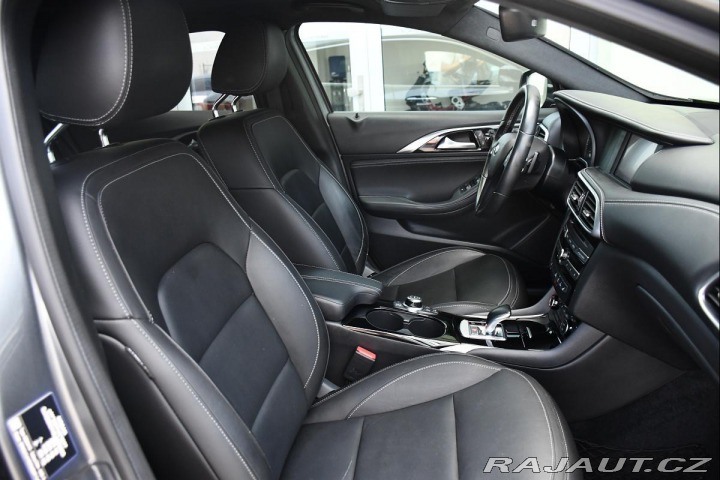 Mercedes-Benz GLA INFINITI QX30 220 CDI 4MA 2018