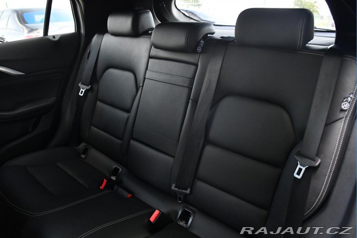 Mercedes-Benz GLA INFINITI QX30 220 CDI 4MA 2018