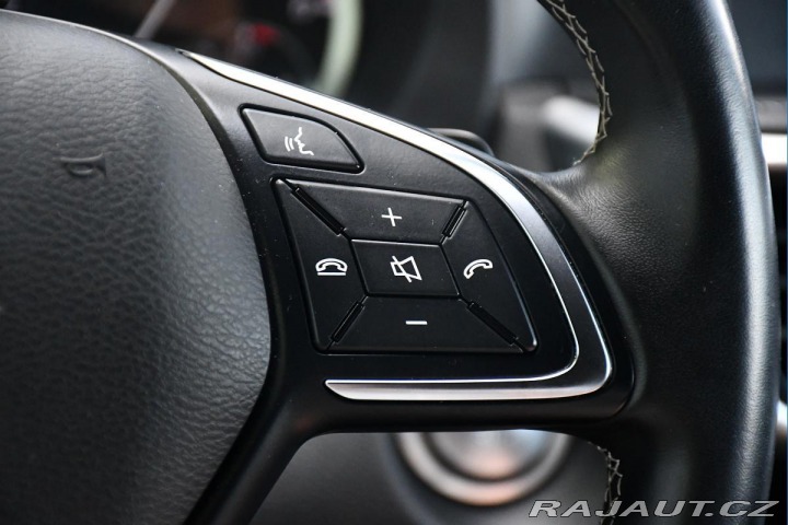 Mercedes-Benz GLA INFINITI QX30 220 CDI 4MA 2018