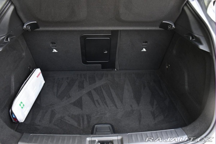 Mercedes-Benz GLA INFINITI QX30 220 CDI 4MA 2018