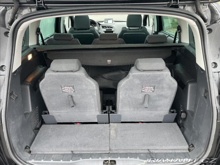 Peugeot 5008 2,0 HDi 110kw 7míst GPS L 2015