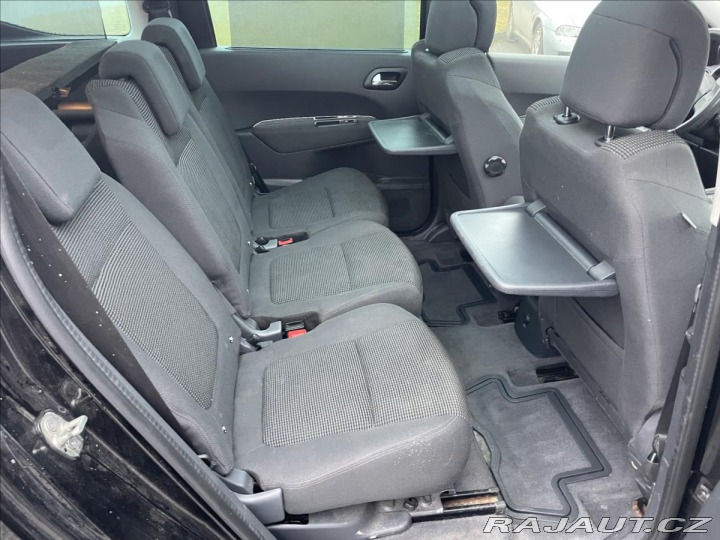 Peugeot 5008 2,0 HDi 110kw 7míst GPS L 2015