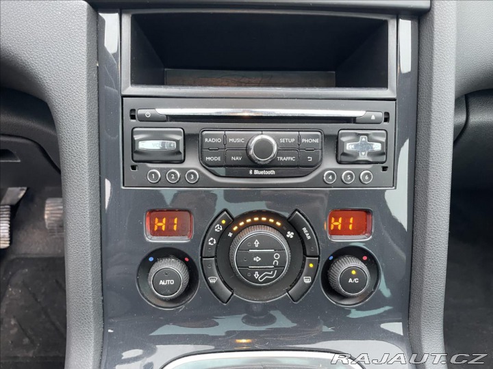 Peugeot 5008 2,0 HDi 110kw 7míst GPS L 2015