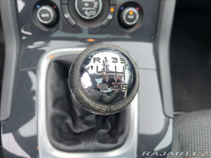 Peugeot 5008 2,0 HDi 110kw 7míst GPS L 2015