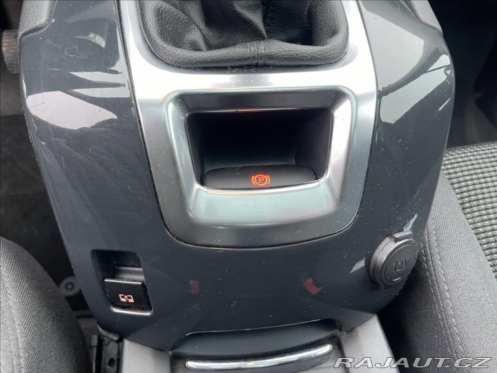 Peugeot 5008 2,0 HDi 110kw 7míst GPS L 2015