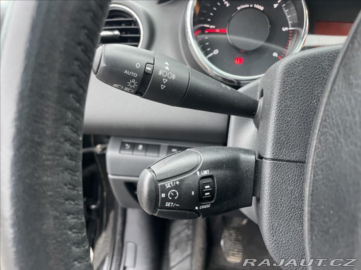 Peugeot 5008 2,0 HDi 110kw 7míst GPS L 2015
