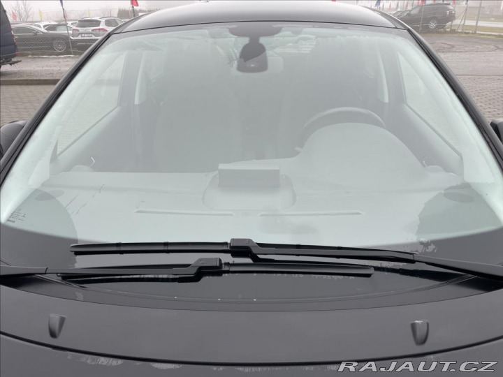 Peugeot 5008 2,0 HDi 110kw 7míst GPS L 2015