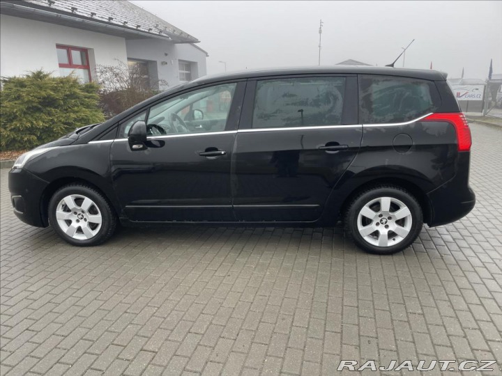 Peugeot 5008 2,0 HDi 110kw 7míst GPS L 2015
