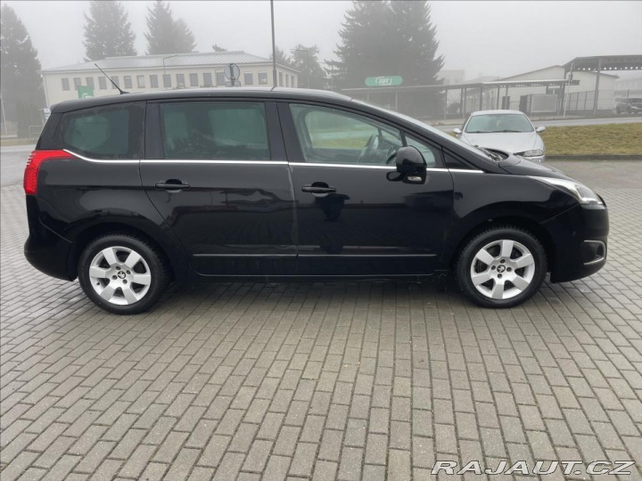 Peugeot 5008 2,0 HDi 110kw 7míst GPS L 2015