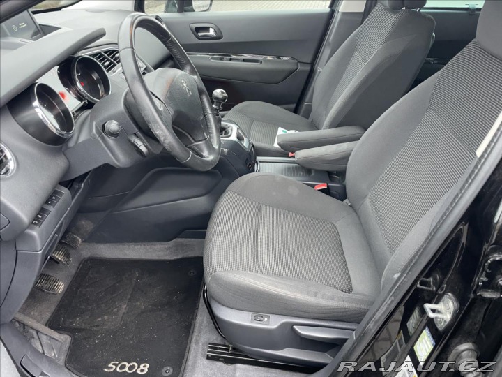 Peugeot 5008 2,0 HDi 110kw 7míst GPS L 2015