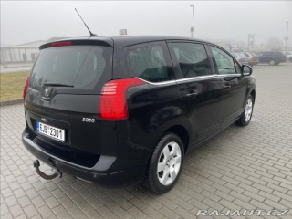Peugeot 5008 2,0 HDi 110kw 7míst GPS L 2015