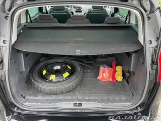 Peugeot 5008 2,0 HDi 110kw 7míst GPS L 2015