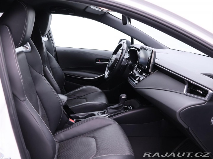 Toyota Corolla 2,0 e-CVT 132kW Executive 2021