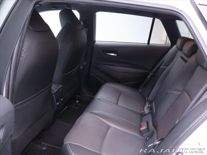 Toyota Corolla 2,0 e-CVT 132kW Executive 2021