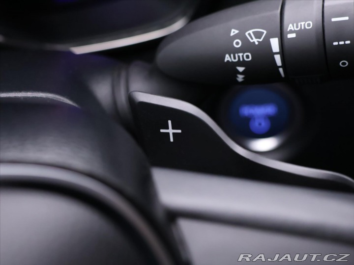 Toyota Corolla 2,0 e-CVT 112kW Executive 2021