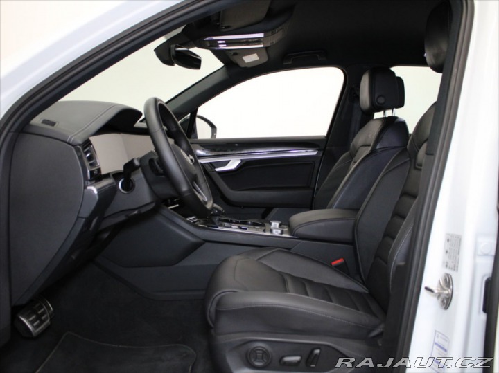 Volkswagen Touareg 3,0 TDi 210kW R-Line 56tk 2023