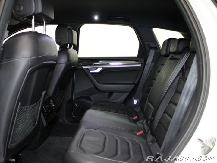 Volkswagen Touareg 3,0 TDi 210kW R-Line 56tk 2023