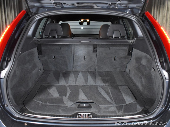 Volvo XC60 2,0 D3 Momentum 5.Válec 2015