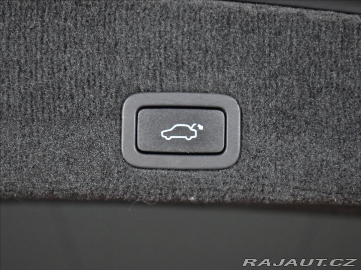 Volvo XC60 2,0 D3 Momentum 5.Válec 2015