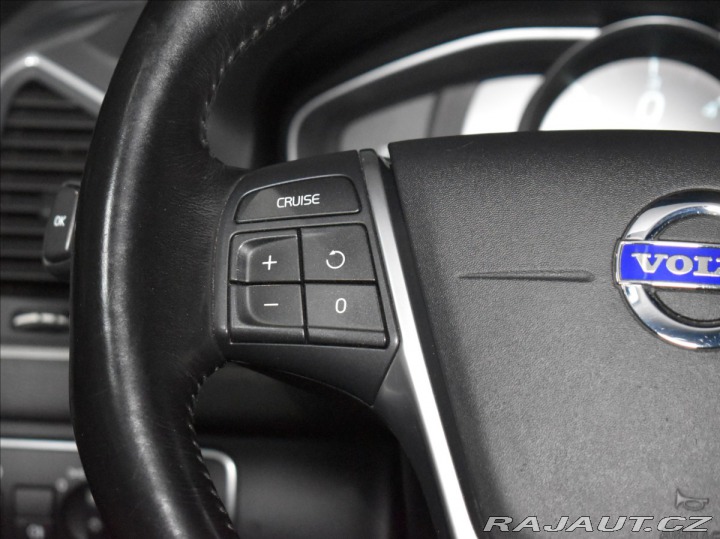 Volvo XC60 2,0 D3 Momentum 5.Válec 2015