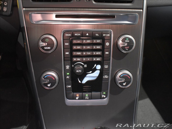 Volvo XC60 2,0 D3 Momentum 5.Válec 2015