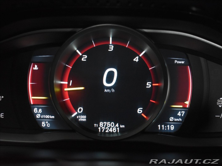 Volvo XC60 2,0 D3 Momentum 5.Válec 2015