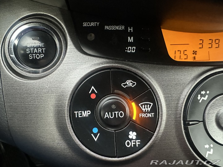 Toyota RAV4 2.2 D-4D 4x4/1MAJ/NAVI/Vý 2012