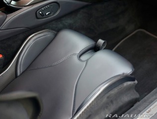 Aston Martin Ostatní modely V12 Vantage | 1/333 ks - 2023