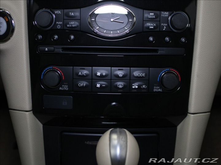 Infiniti Ostatní modely QX70 3,0 D V6 4x4 Premium PANO 2014