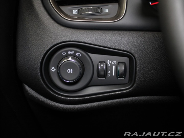 Jeep Renegade 1,5 Turbo e-Hybrid AT 19t 2023