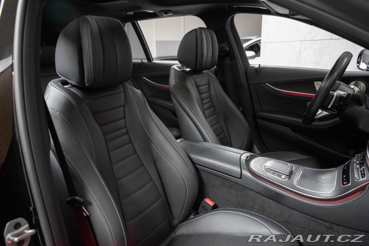Mercedes-Benz E E 300d*REZERVACE* 2022