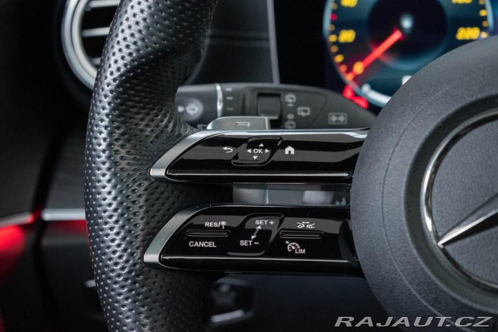 Mercedes-Benz E E 300d 4M*AMG*AIR*DPH*ČR 2022