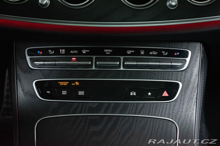 Mercedes-Benz E E 300d*REZERVACE* 2022