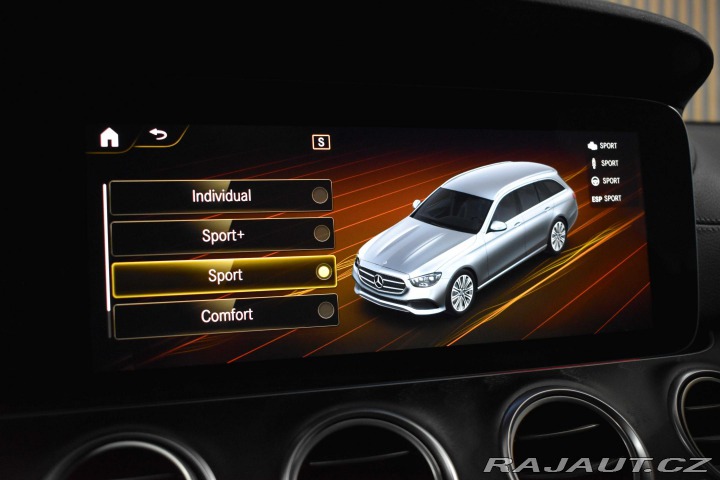 Mercedes-Benz E E 300d*REZERVACE* 2022