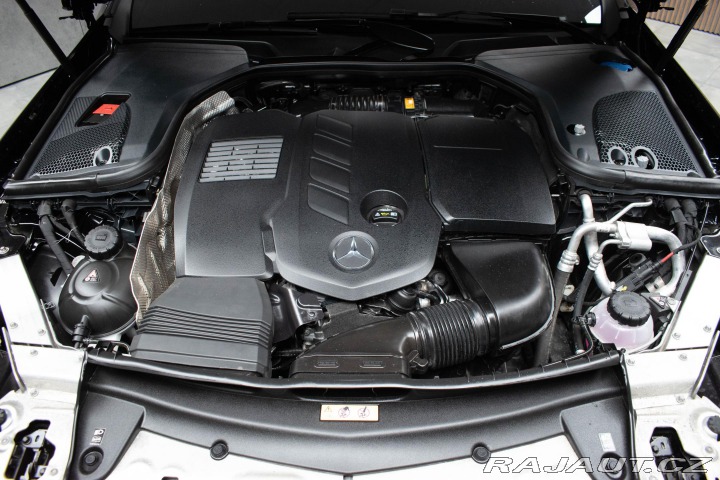 Mercedes-Benz E E 300d*REZERVACE* 2022