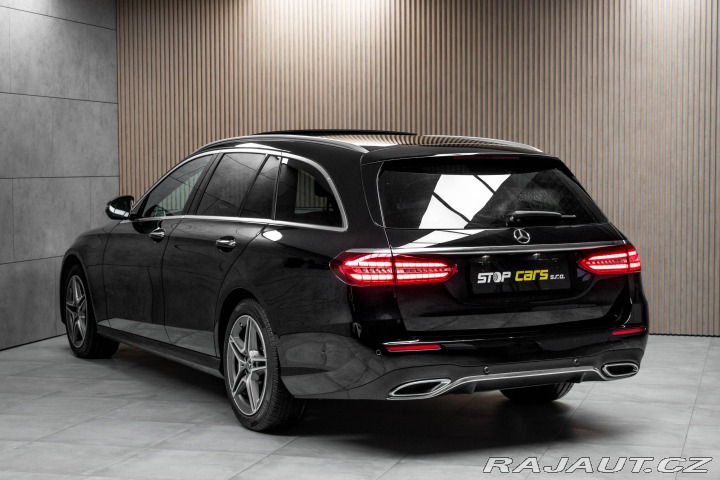 Mercedes-Benz E E 300d*REZERVACE* 2022