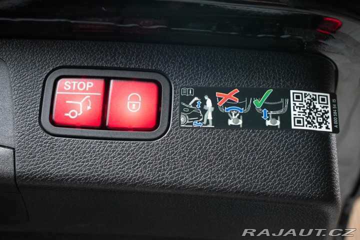 Mercedes-Benz E E 300d 4M*AMG*AIR*DPH*ČR 2022