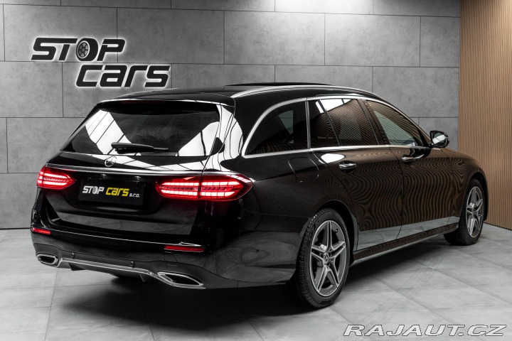 Mercedes-Benz E E 300d*REZERVACE* 2022