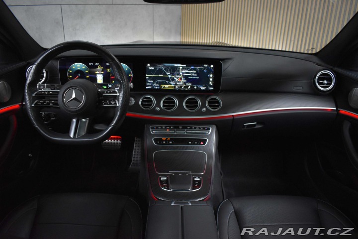 Mercedes-Benz E E 300d 4M*AMG*AIR*DPH*ČR 2022