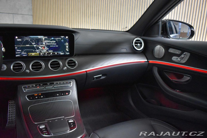 Mercedes-Benz E E 300d 4M*AMG*AIR*DPH*ČR 2022