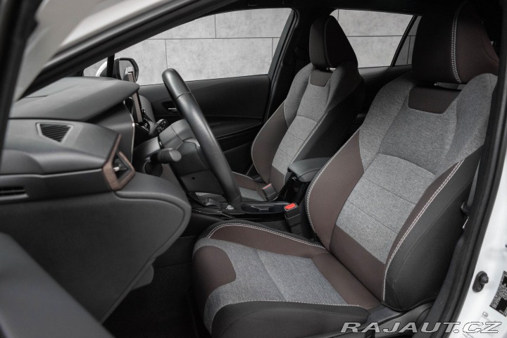 Toyota Corolla 1.8 REZERVACE 2022