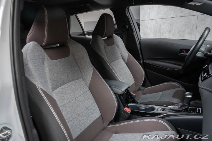 Toyota Corolla 1.8 HYBRID*TREK*TAŽNÉ*ČR 2022