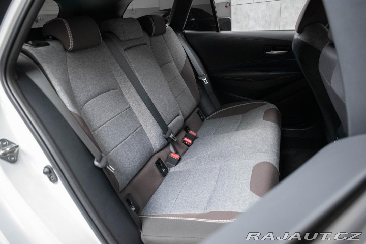 Toyota Corolla 1.8 HYBRID*TREK*TAŽNÉ*ČR 2022