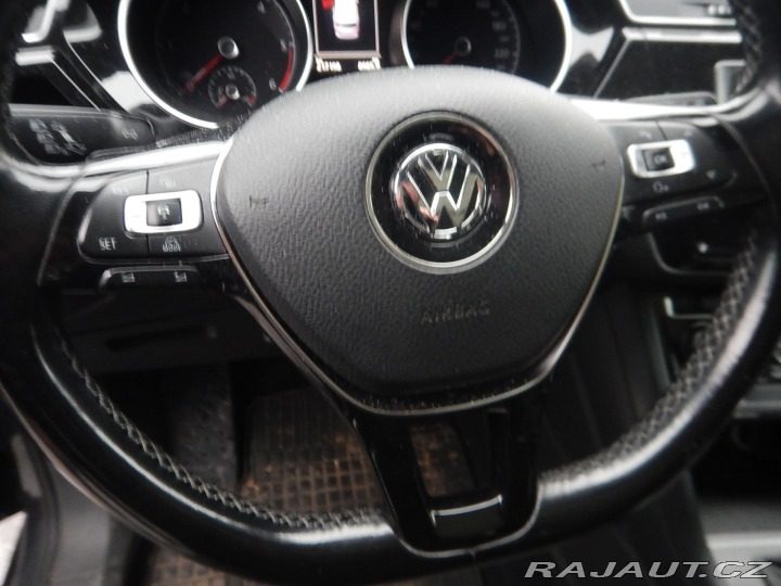Volkswagen Touran 1.6 TDI, DSG, PANORAMA 2016