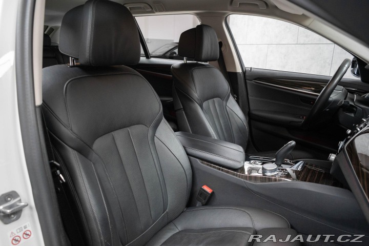 BMW 5 520d xD*REZERVACE* 2021