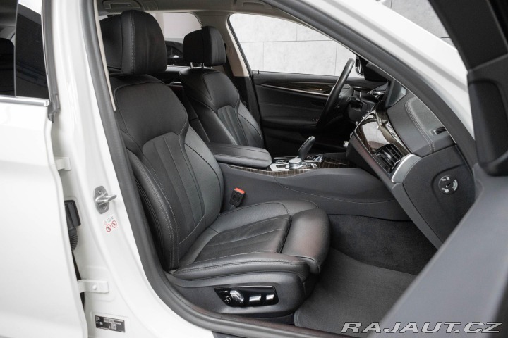 BMW 5 520d xD*REZERVACE* 2021